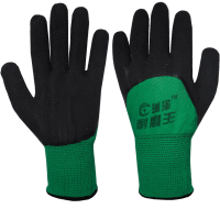 Перчатки нейлоновые со вспененным покрытием 3/4 облив, зеленые с черным